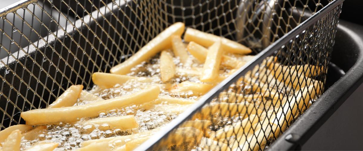 Pommes frites i frityrolja